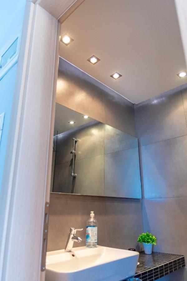 Dimi Seafront Apartment By Rentals Pro Services - 尼亚·蒙达尼亚 外观 照片