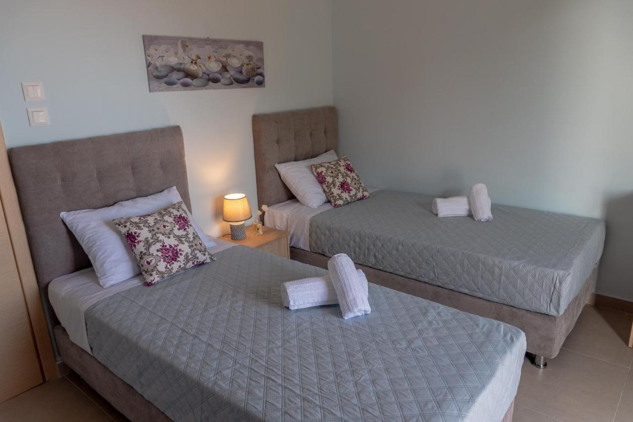 Dimi Seafront Apartment By Rentals Pro Services - 尼亚·蒙达尼亚 外观 照片