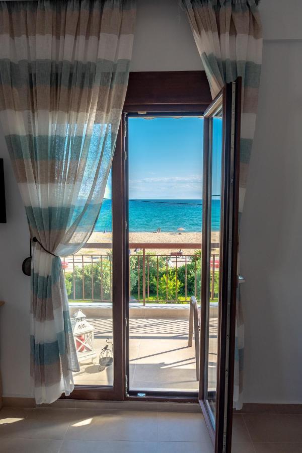 Dimi Seafront Apartment By Rentals Pro Services - 尼亚·蒙达尼亚 外观 照片